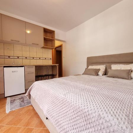 בודווה Dom Apartments מראה חיצוני תמונה